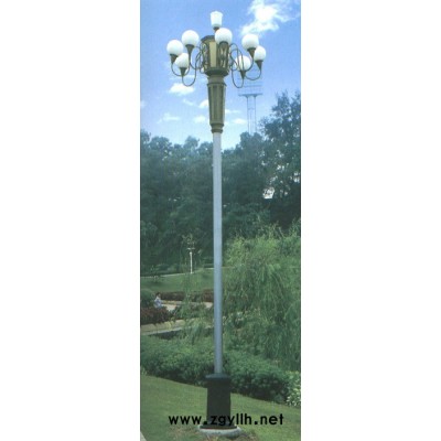 哈爾濱歐萌牌 001型號的3米燈具表面處理鍍鋅噴塑管材厚度為2毫米 光源為節能燈本庭院燈照度好節能環保